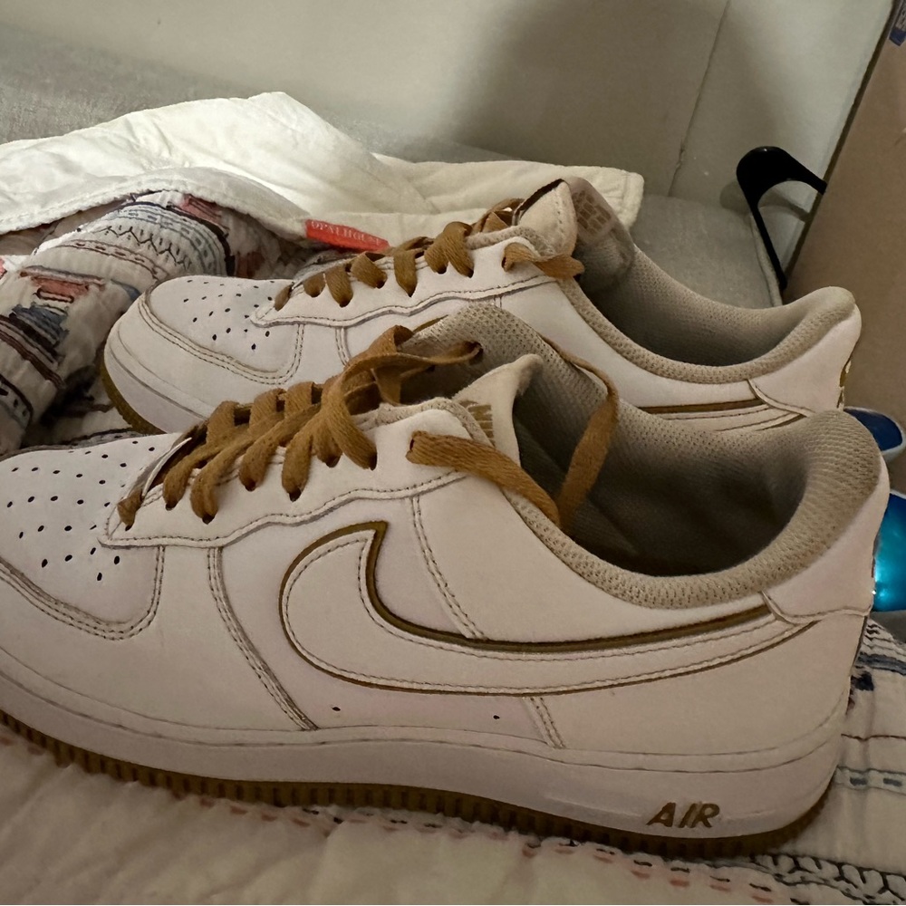 Men’s size 8.5 air forces